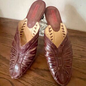 Pikolinos Leather Mules with Kitten Heel Mahogony size 40